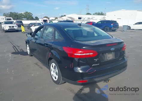 2016 Ford Focus S z USA, uszkodzony, nr VIN 1FADP3E25GL201335